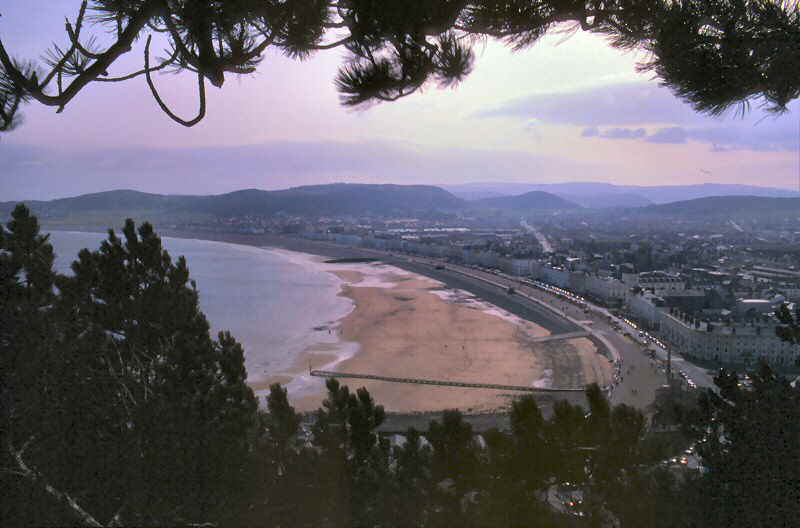 V i e w   o f   L l a n d u d n o   f r o m   t h e   d i g   s i t e   