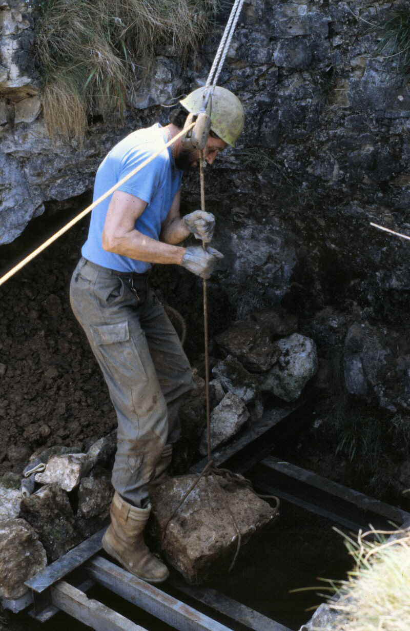 t o n y   h a u l i n g   r o c k   