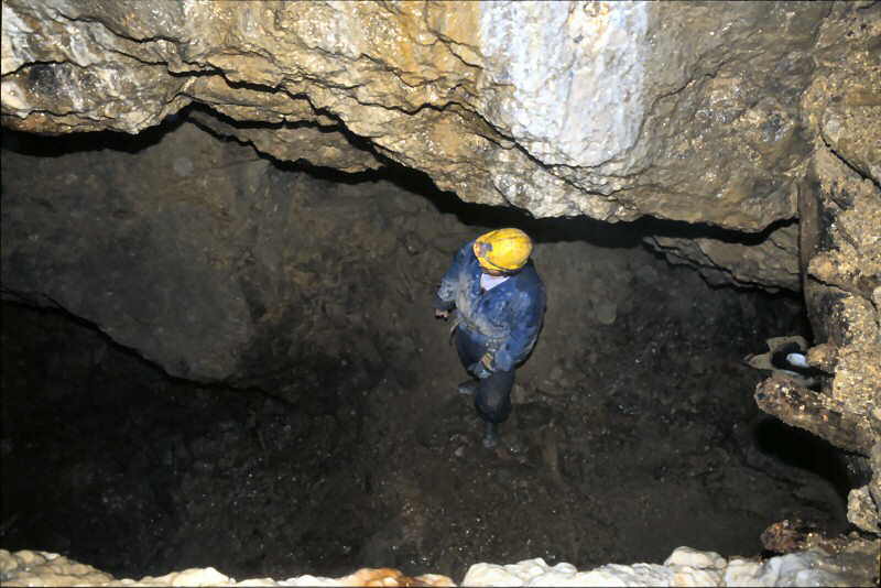 s t e v e   i n   s t o p e   b e l o w   i c e b r i d g e   