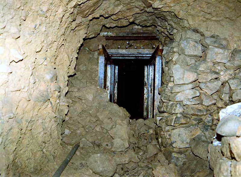 d e b r i s   f r o m   i n c l i n e   d i g   a t   b r e a k t h r o u g h   