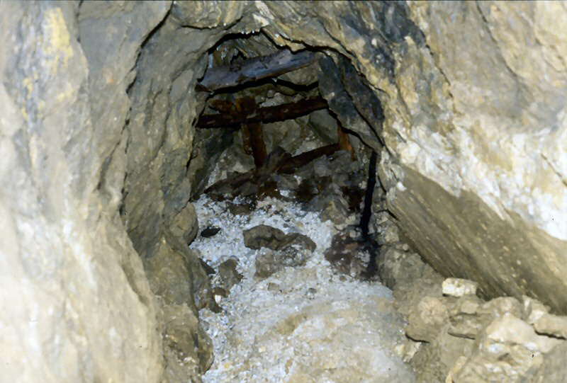 b l o c k e d   a d i t   a n d   s t e m p l e s   a t   e n d   i n   s i d e   p a s s a g e   